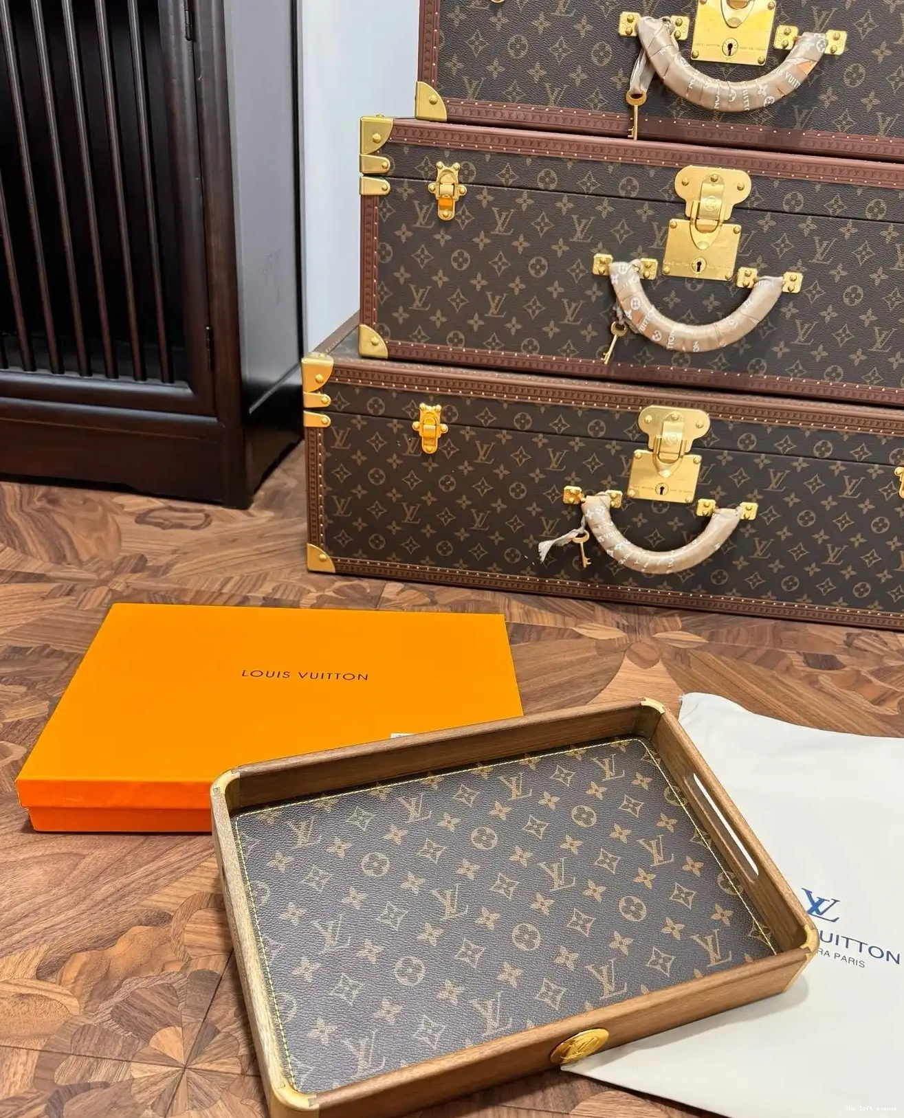 CUSTOM LV SERVING TRAY 0509